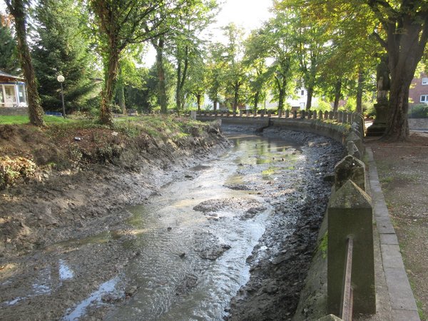 Geringer Wasserstand am Mühlenteich in Erwitte