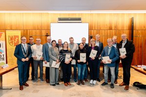 Ortsvorsteher/innen der Stadt Erwitte nach ihrer Vereidigung vom Bürgermeister, Foto: Alina Kramer