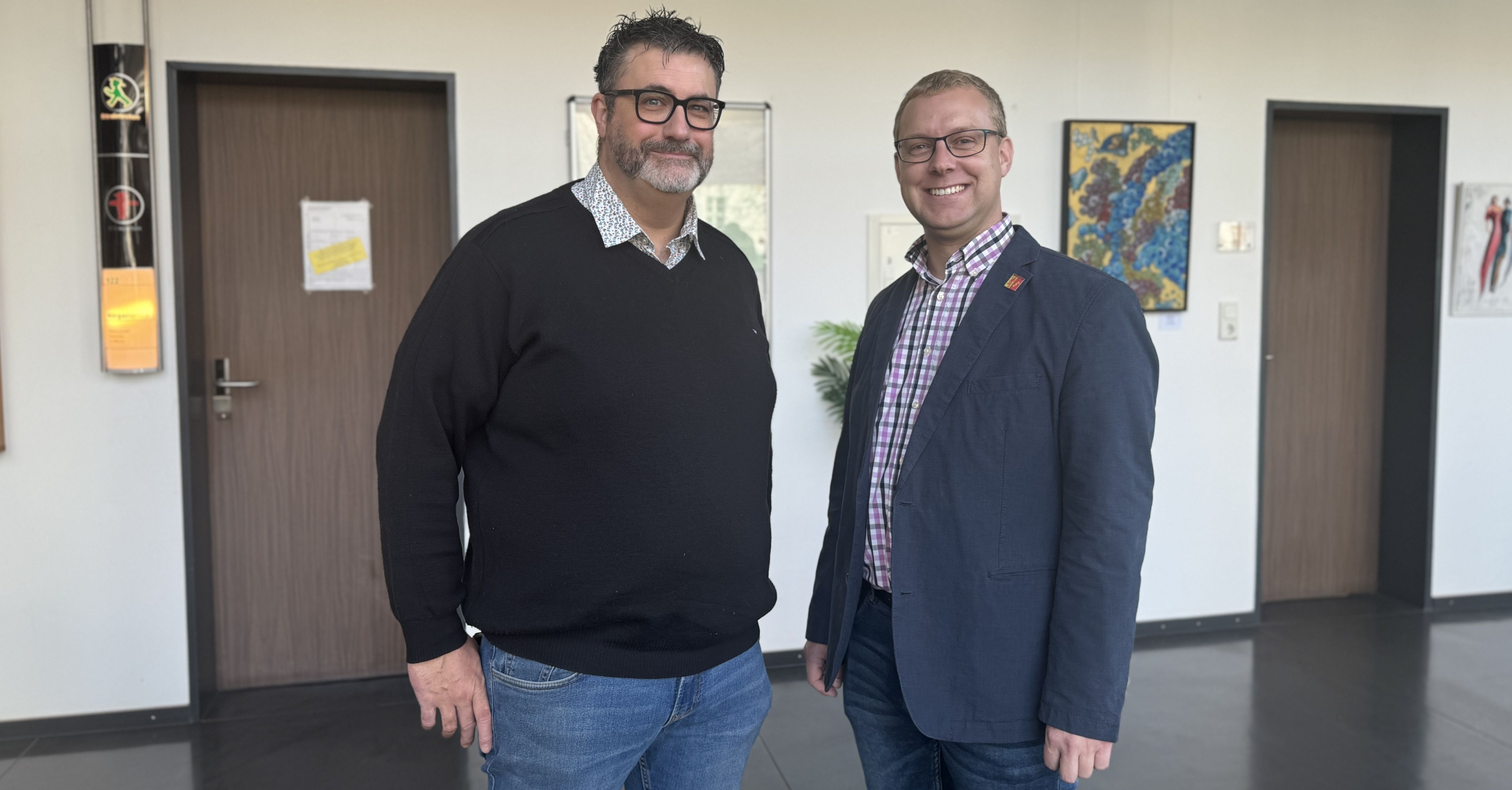 David Kessing (Berufsberater bei der Agentur für Arbeit Meschede-Soest) und Benjamin Behrens (Fachdienstleitung Personal, Organisation der Stadt Erwitte) freuen sich auf das neue Angebot