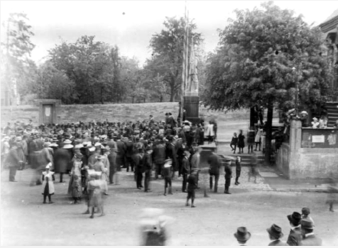 Volkstrauertag am Kriegerdenkmal (Foto: Junggesellen-Schützenverein Erwitte)