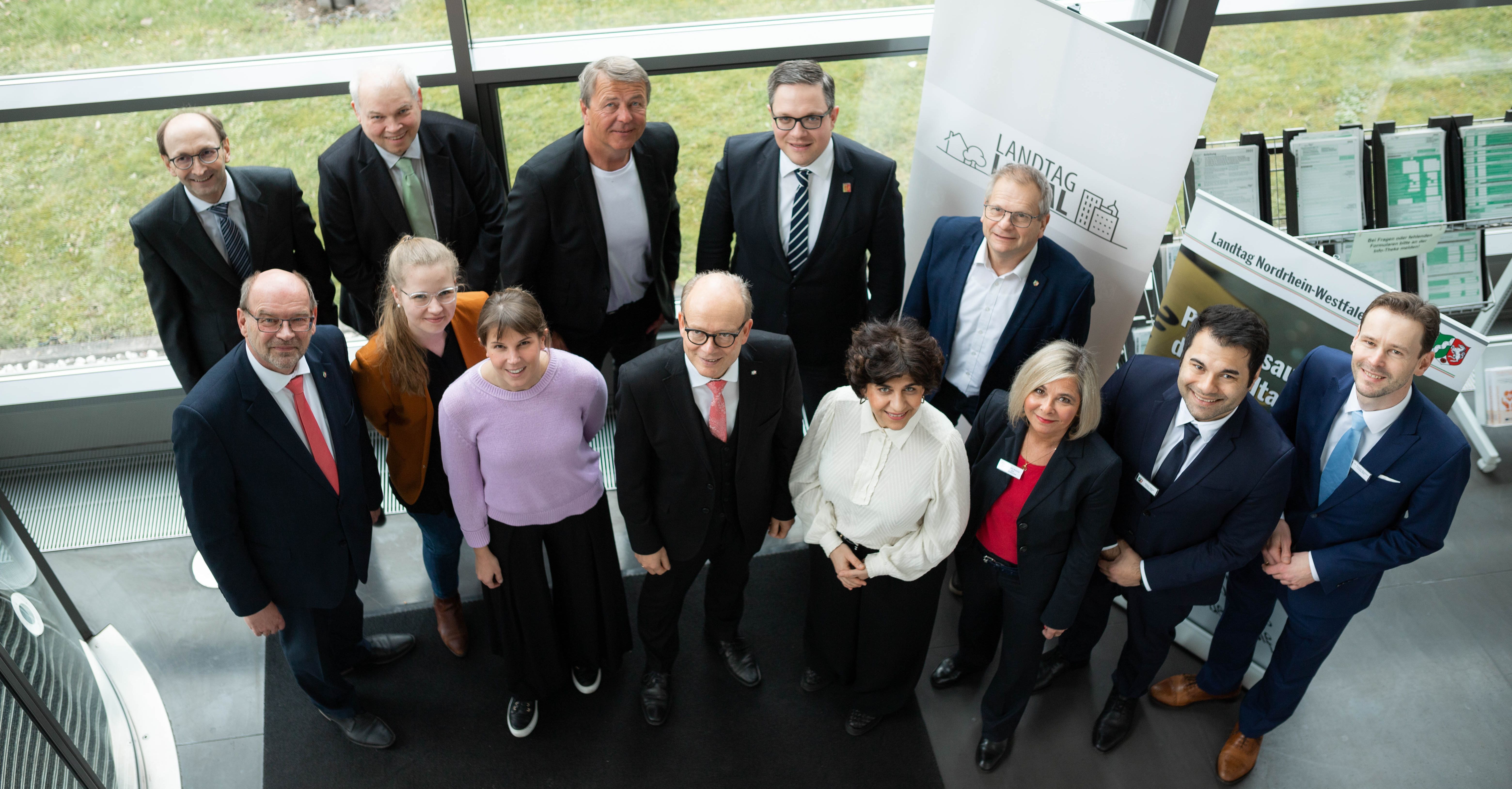 Der Petitionsausschuss des Landtags NRW mit öffentlicher Sprechstunde (Foto: Landtag NRW/Ronja Sahm)