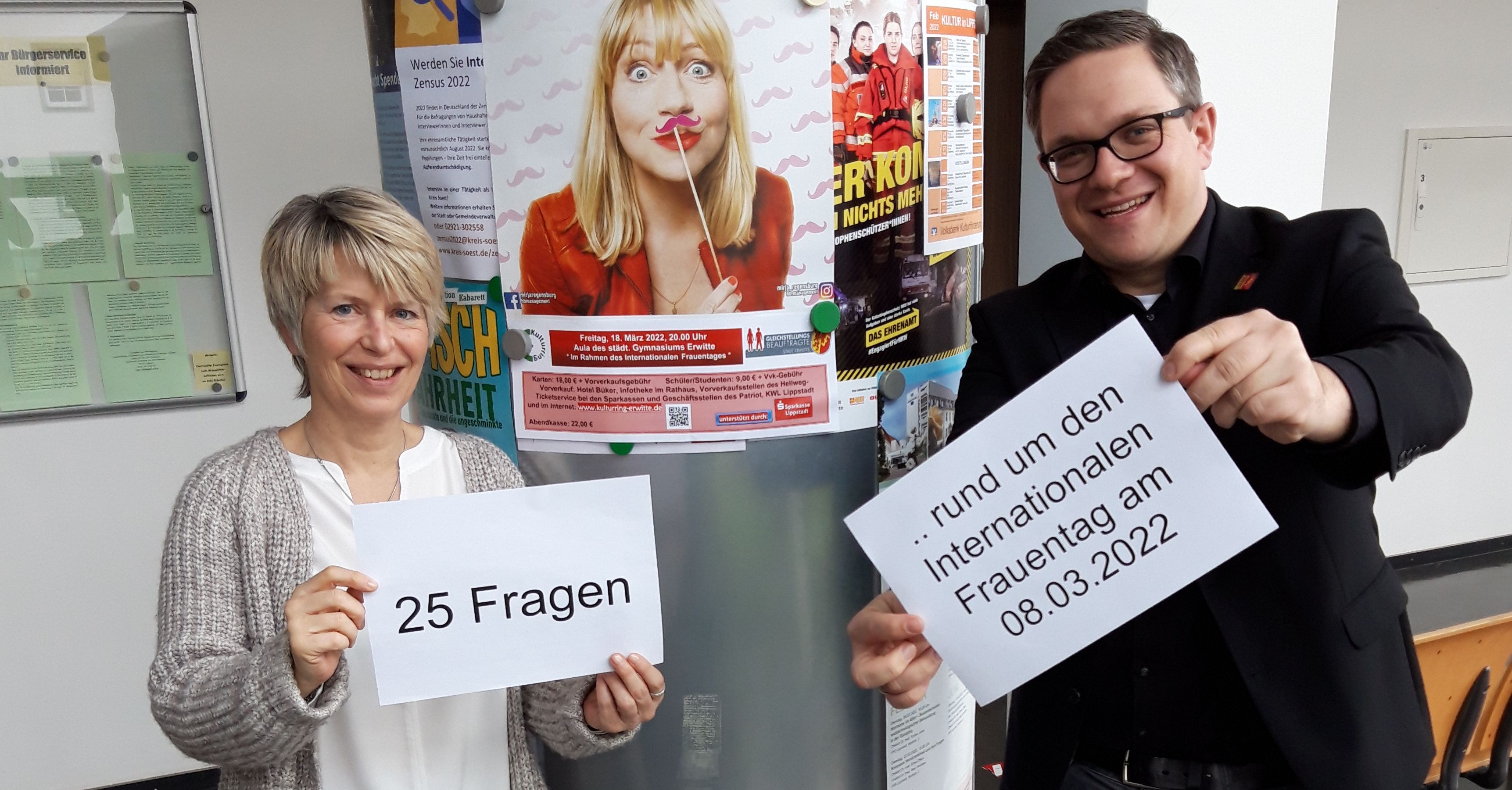 Gleichstellungsbeauftragte Birgit Wortmann und  Bürgermeister Henneböhl