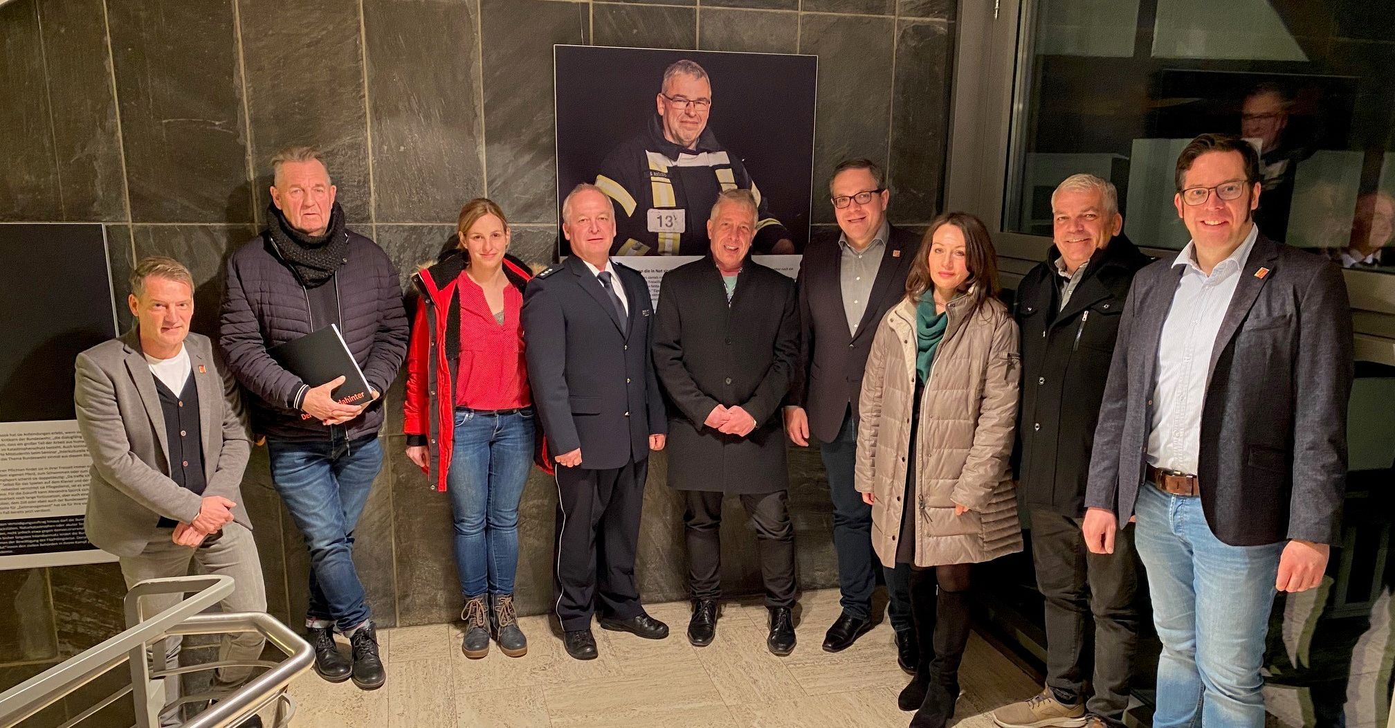 Fotoausstellung "Der Mensch dahinter" zu Gast im Erwitter Rathaus