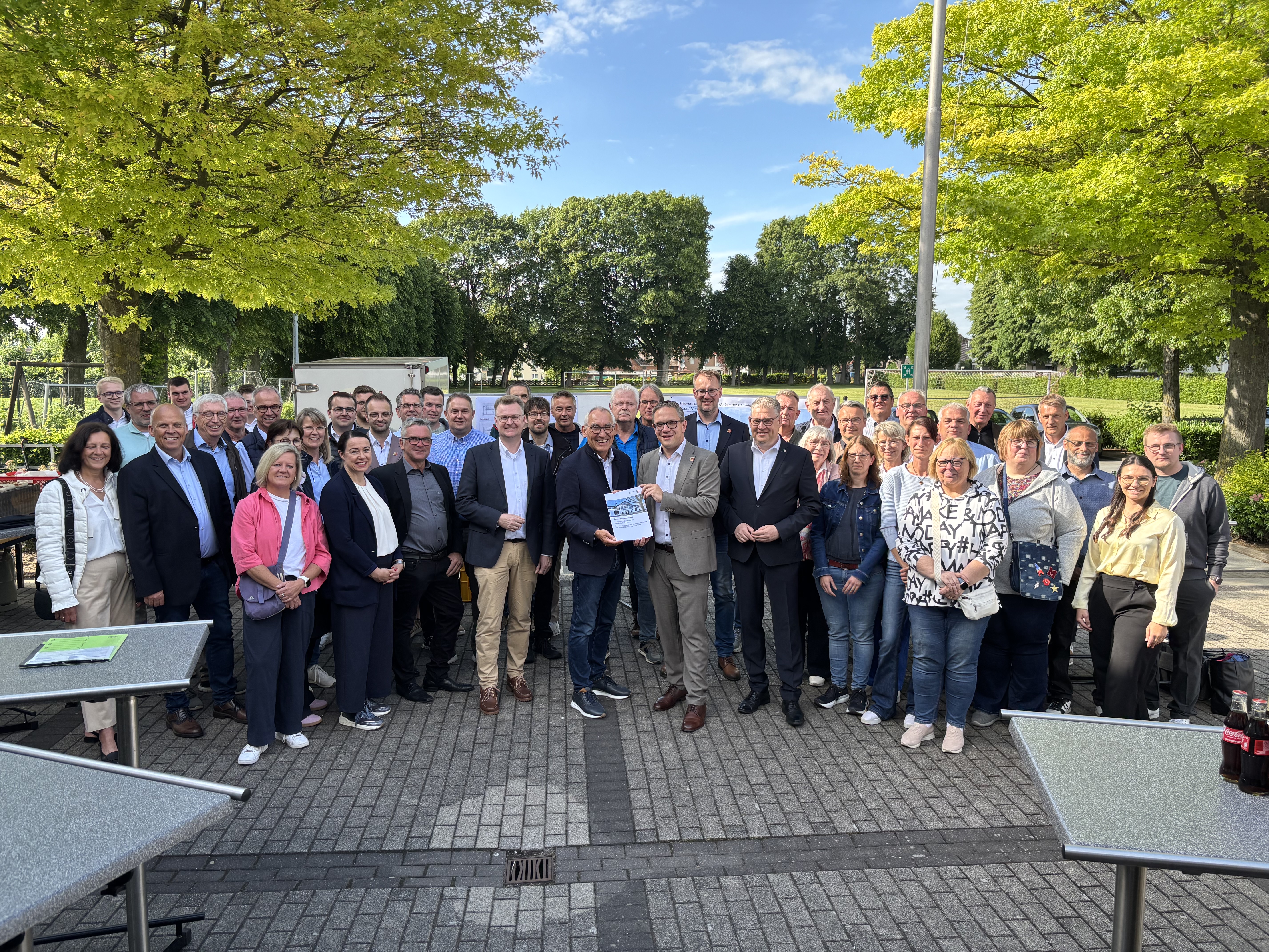 Übergabe Förderbescheid Hellweghalle